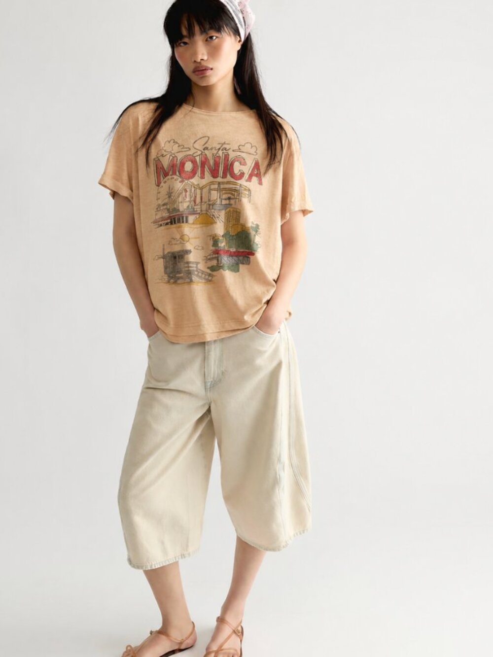 TRUST THE UNIVERSE RETRO SANTA MONICA GRAPHIC TEE